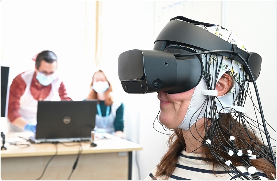 Researchers explore virtual reality technology for treating chronic pain