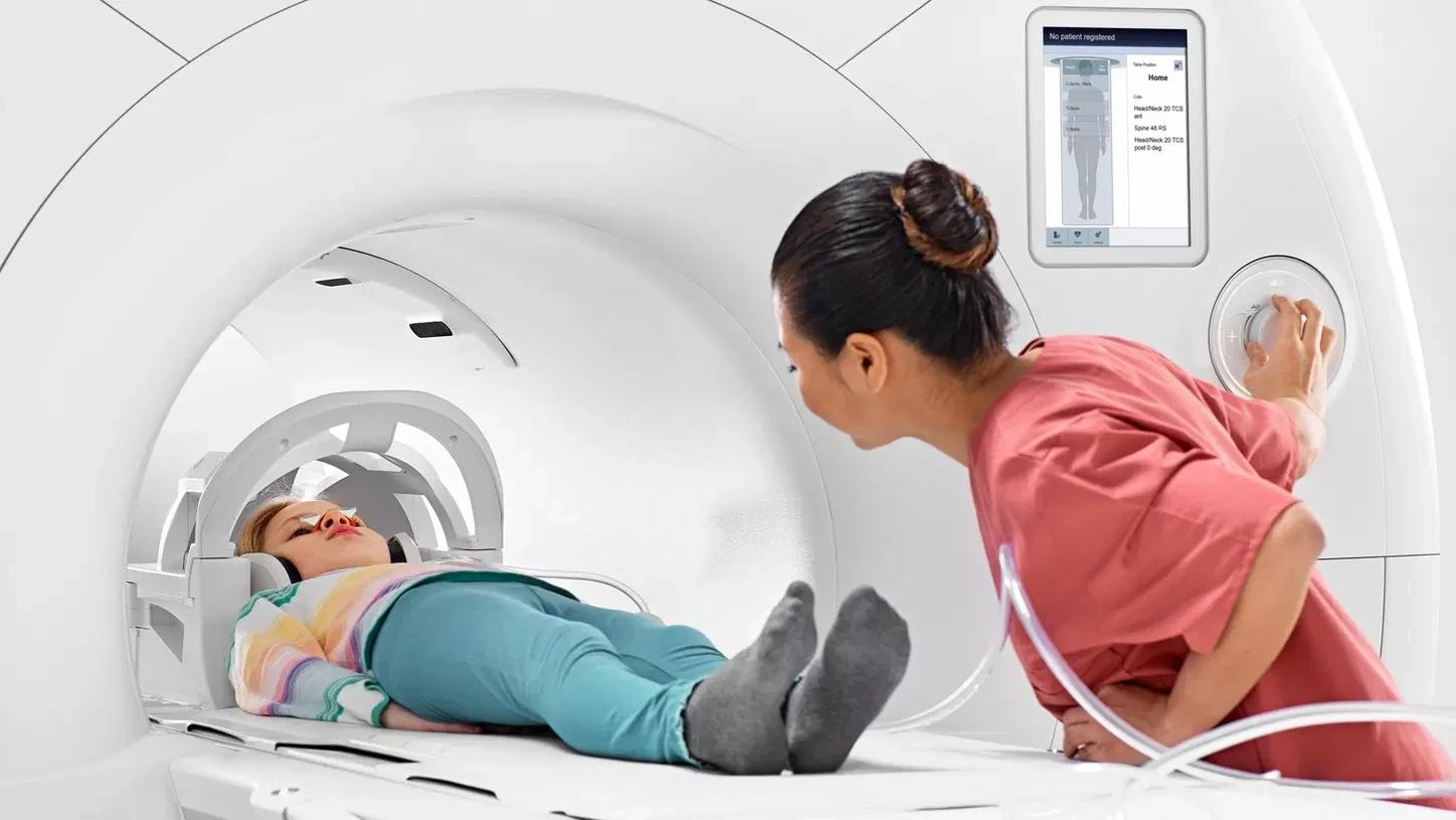 1.5T MRI system MAGNETOM Sola