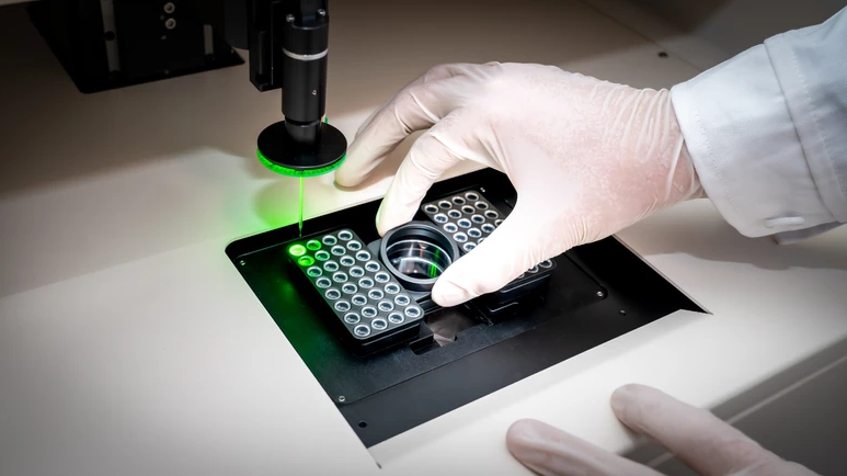 Compact Desktop Device–Piezo Head for smooth experience