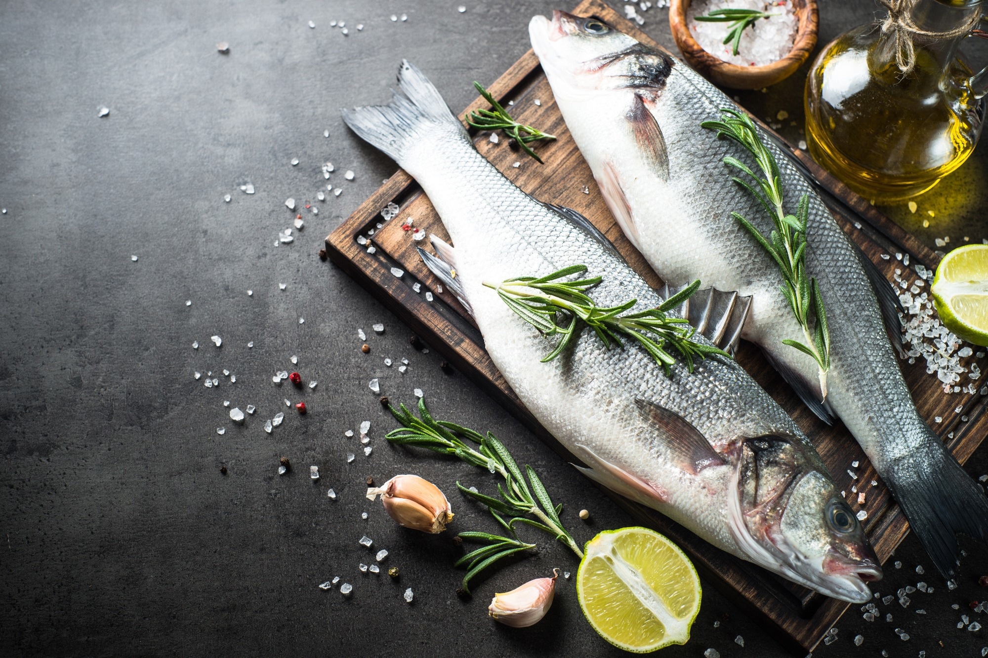 Study: High fish intake rich in n-3 polyunsaturated fatty acids reduces cardiovascular disease incidence in healthy adults: The ATTICA cohort study (2002-2022). Image Credit: nadianb/Shutterstock.com