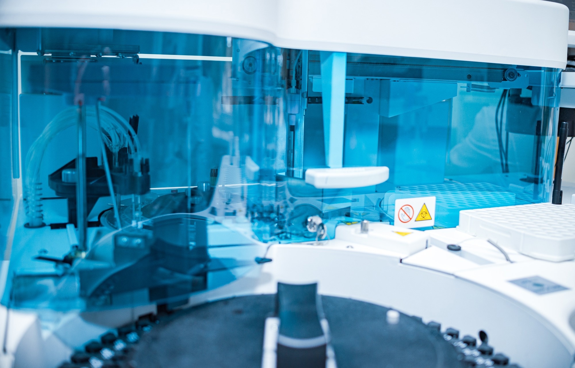 Study: KCL TEST: an open-source inspired asymptomatic SARS-CoV-2 surveillance programme in an academic institution. Image Credit: Dizfoto / Shutterstock