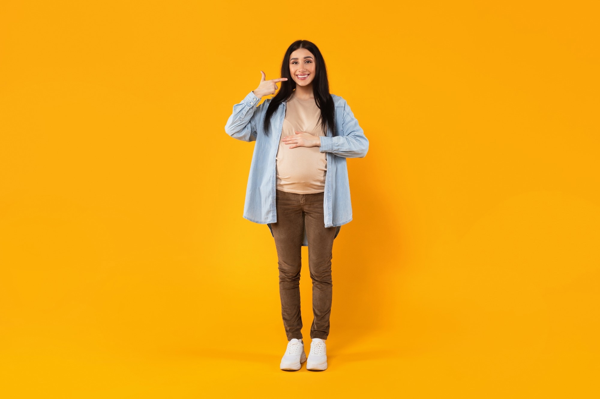 Study: Maternal positive mental health during pregnancy impacts the hippocampus and functional brain networks in children. Image Credit: Prostock-studio / Shutterstock