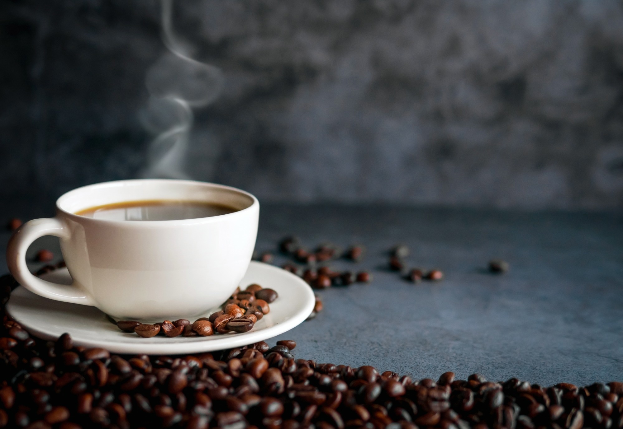 Study: Consumption of Coffee Rich in Phenolic Compounds May Improve the Body Composition of People with Overweight or Obesity: Preliminary Insights from a Randomized, Controlled, and Blind Crossover Study. Image Credit: Narong Khueankaew / Shutterstock.com