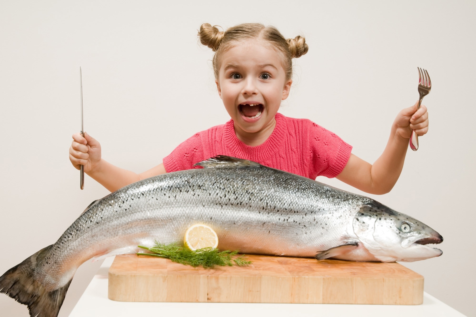 Study: Seafood intake in children at age 7 years and neurodevelopmental outcomes in an observational cohort study (ALSPAC). Image Credit: gorillaimages / Shutterstock
