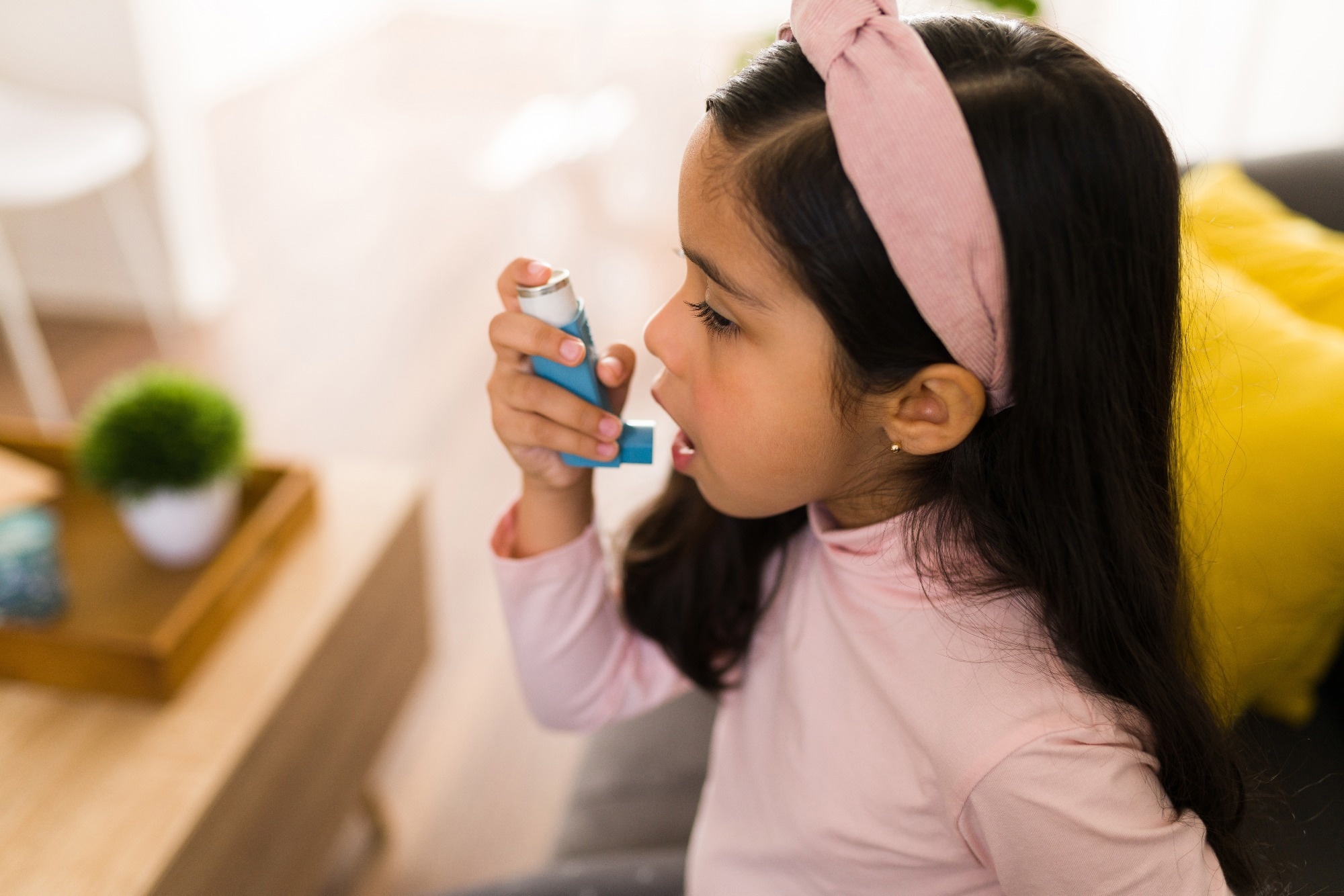 Study: Phthalates and bisphenols early-life exposure, and childhood allergic conditions: a pooled analysis of cohort studies. Image Credit: antoniodiaz / Shutterstock