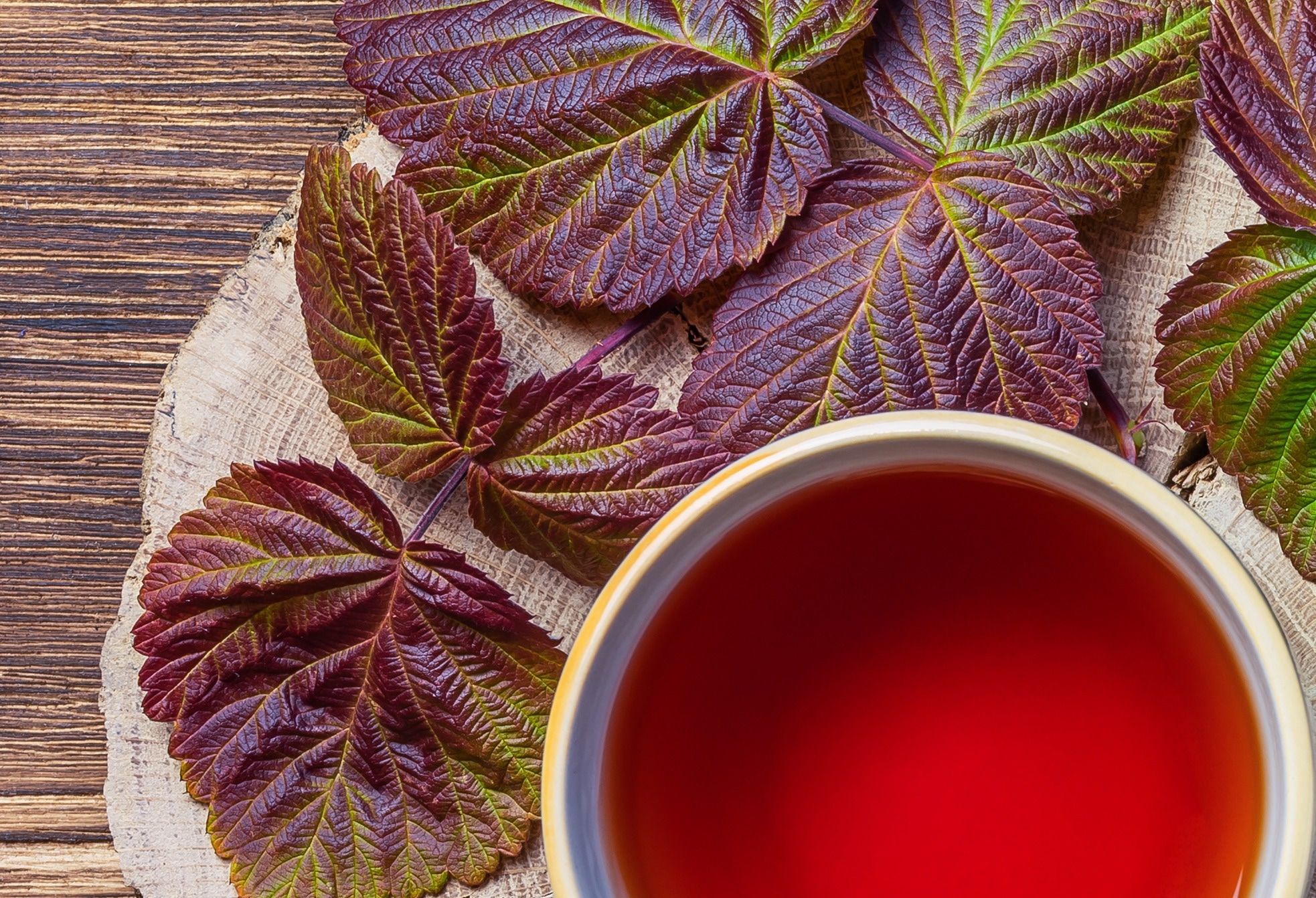 Study: Effects of Raspberry Leaf Tea Polyphenols on Postprandial Glucose and Insulin Responses in Healthy Adults. Image Credit: Evgrafova Svetlana / Shutterstock