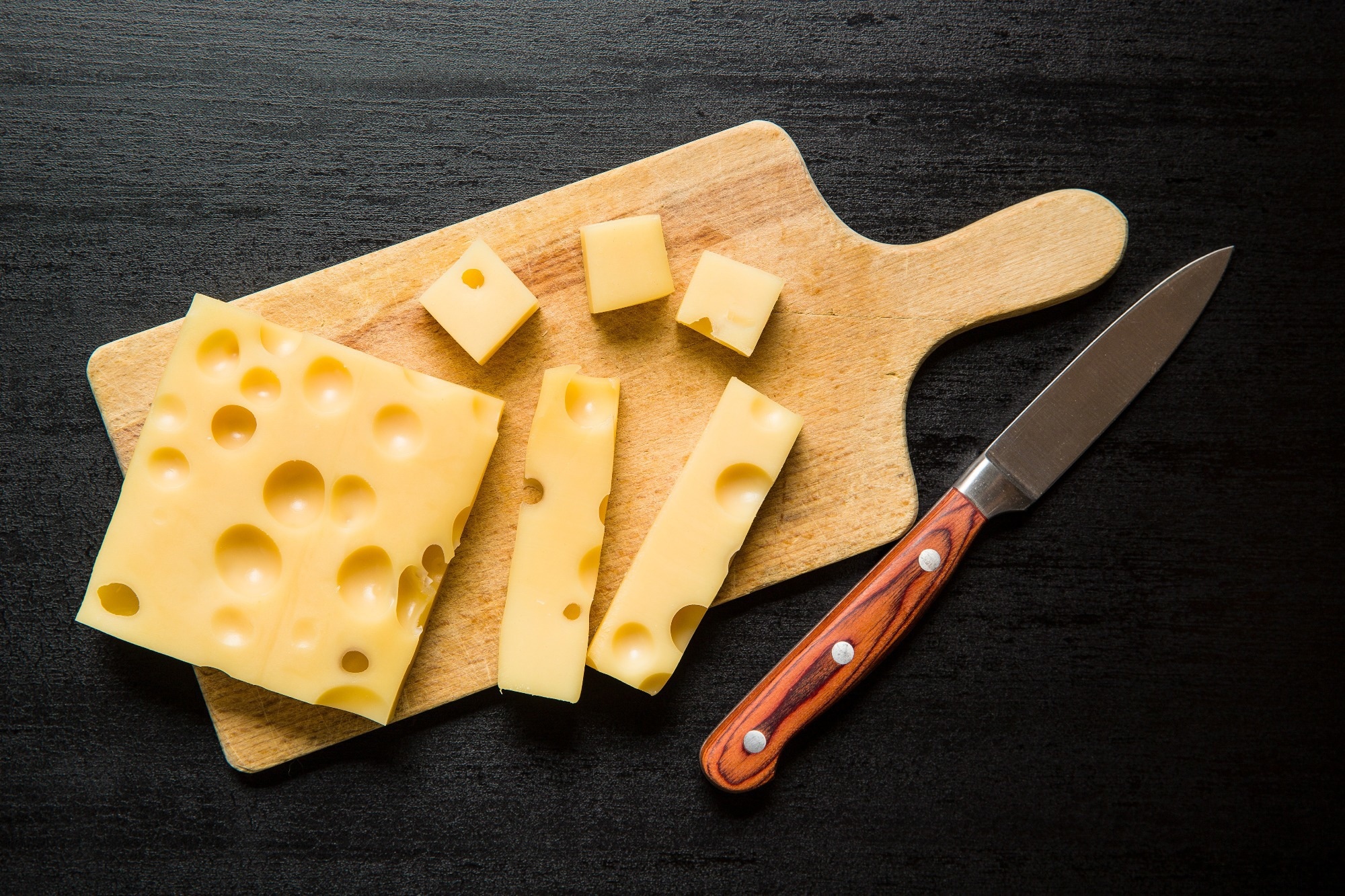 Study: Cheese Consumption and Incidence of Dementia in Community-Dwelling Older Japanese Adults: The JAGES 2019–2022 Cohort Study. Image Credit: Jiri Hera / Shutterstock