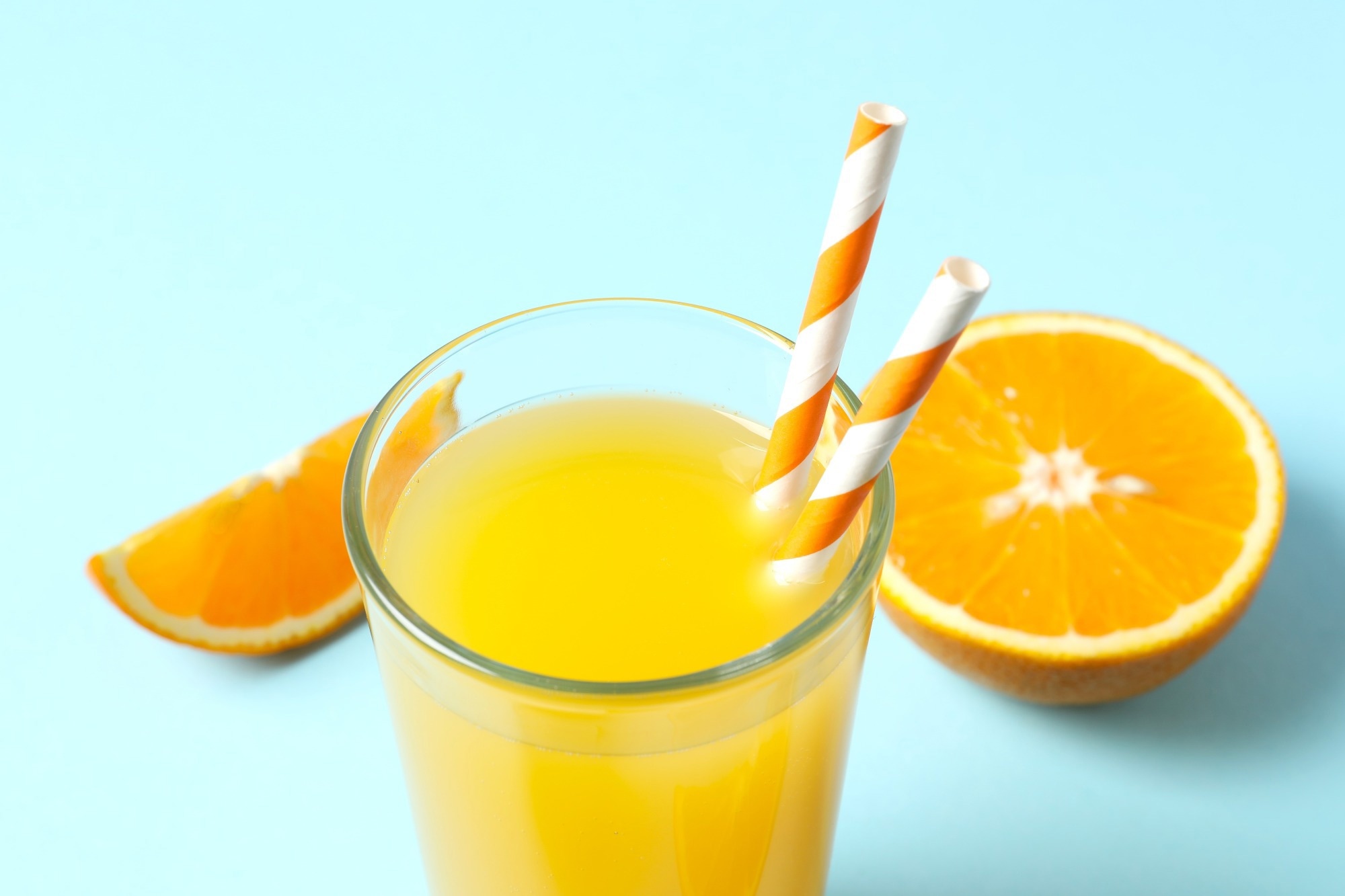 Study: A Global Transcriptomic Analysis Reveals Body Weight-Specific Molecular Responses to Chronic Orange Juice Consumption in Healthy Individuals. Image Credit: Sunlight_s / Shutterstock